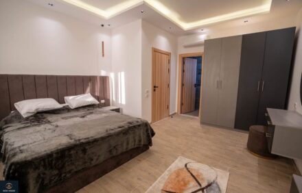 5 BR Townhouse Villa + Pool + Jacuzzi + Roof
