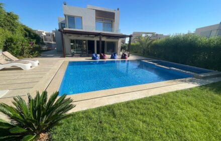 4 BR Villa + pool + Jacuzzi + Nanny BR + Driver BR