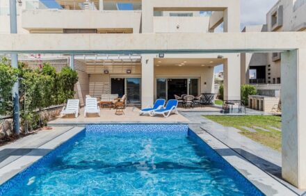3BR + Pool + Driver BR